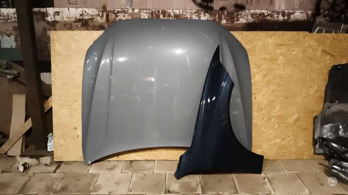 Volvo XC60 kėbulo dalys