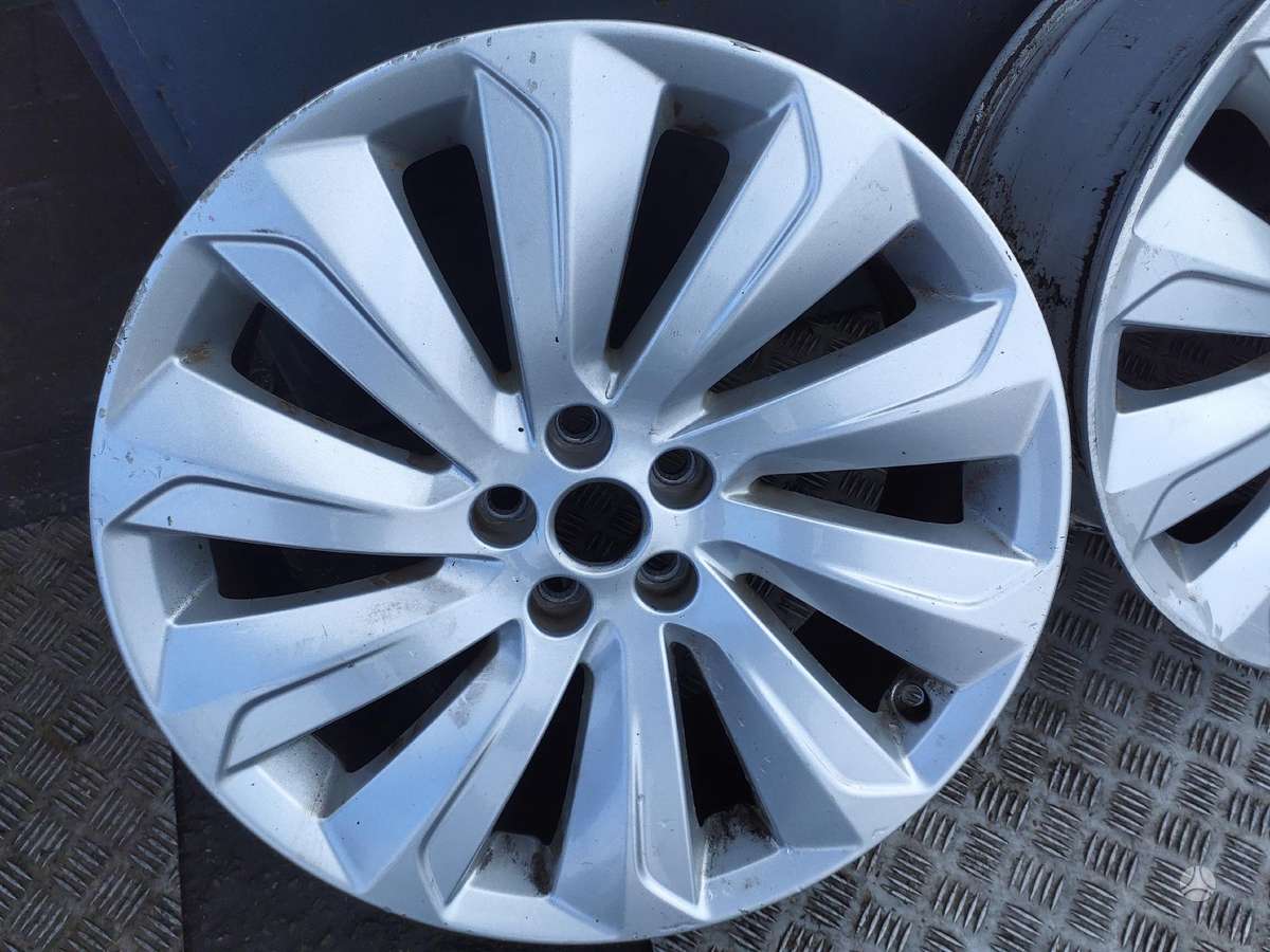 Jaguar E-pace, vieglmetāla, R19