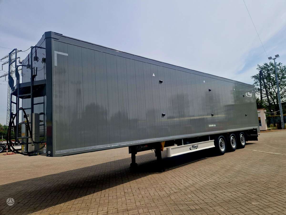Fliegl, with moving floor