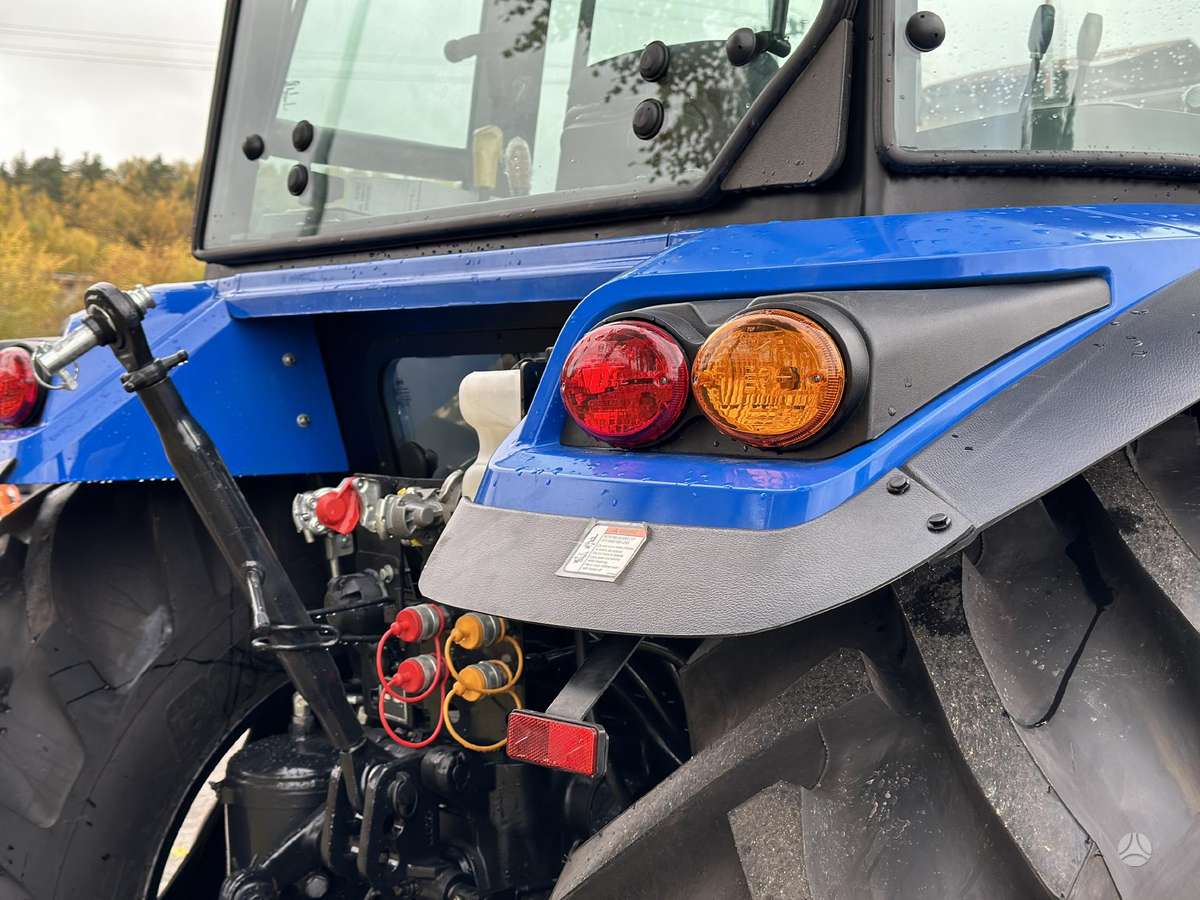 Solis S90 XL su krautuvu, tractors