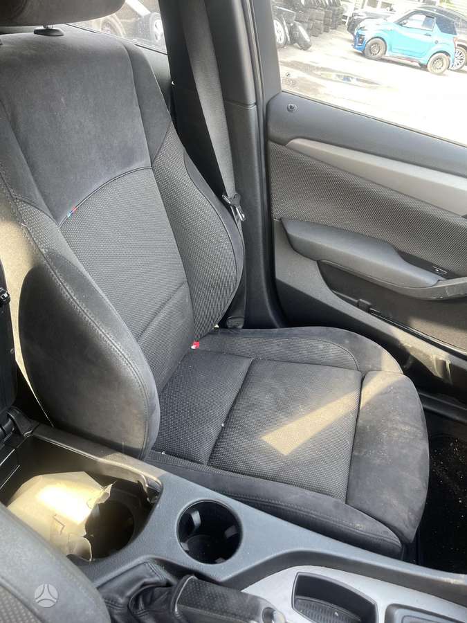 BMW X1 dalimis. Detaliu pristatymas