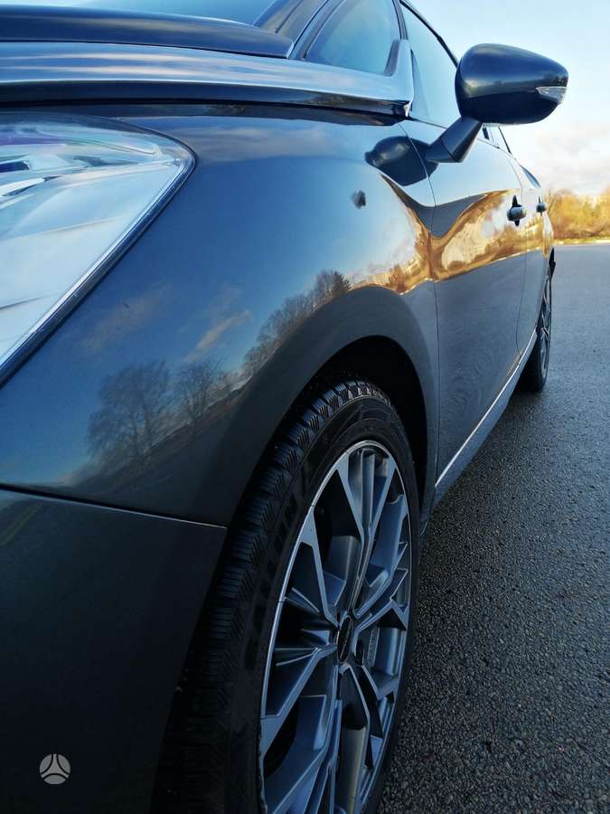 Citroen DS5, 2.0 l., hatchback
