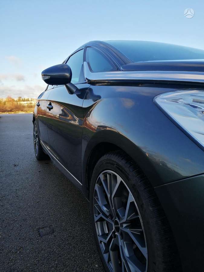 Citroen DS5, 2.0 l., hatchback