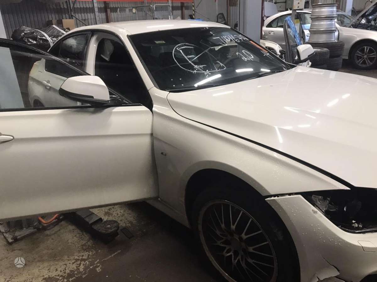 BMW 3 serija Alpinweiss