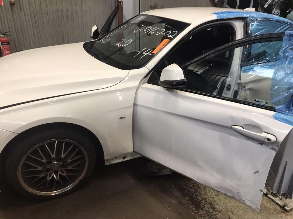 BMW 3 serija Alpinweiss