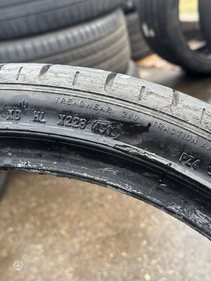 Pirelli P ZERO PZ4 PNCS, летние 305/30 R21