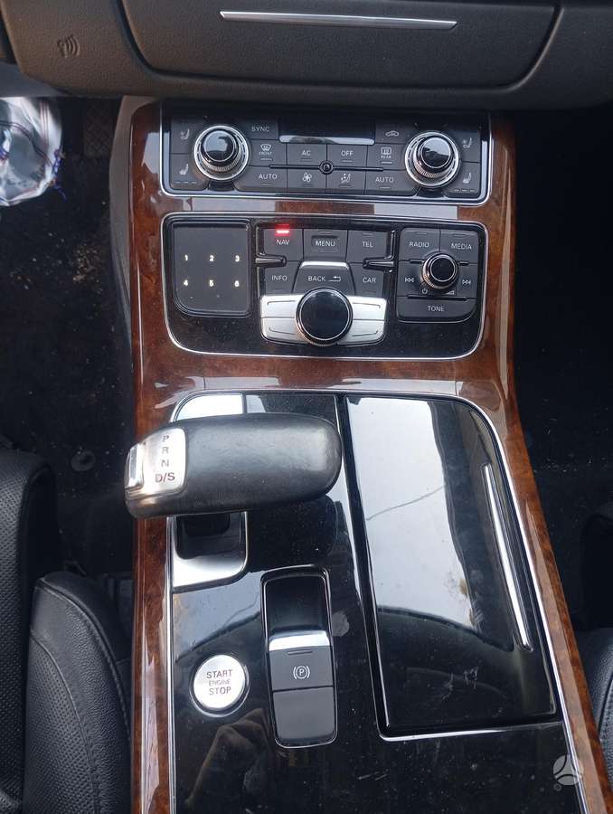 Audi A8 L