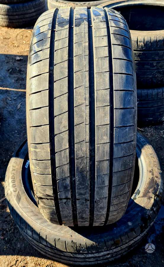 Goodyear, vasaras 245/45 R19