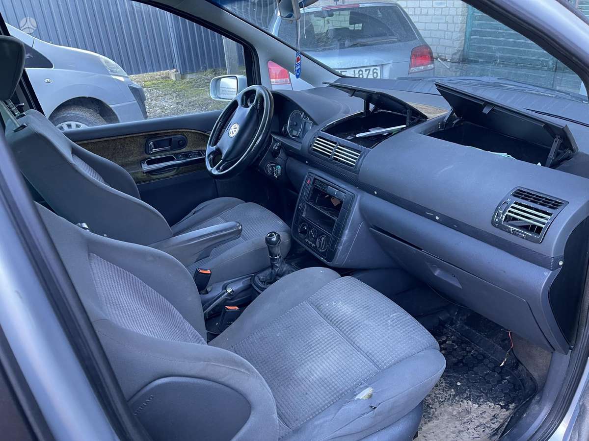 Volkswagen Sharan dalimis