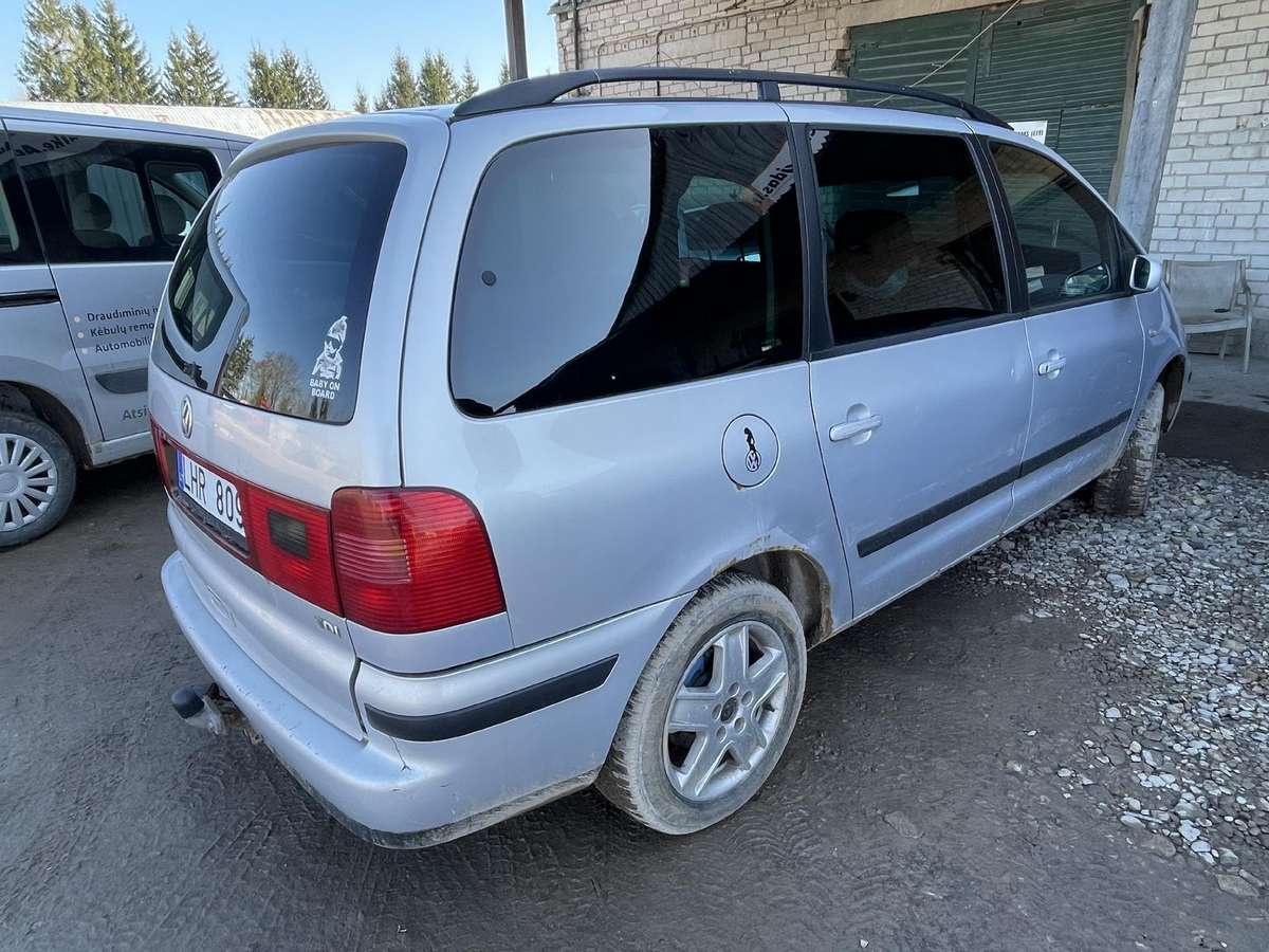 Volkswagen Sharan dalimis