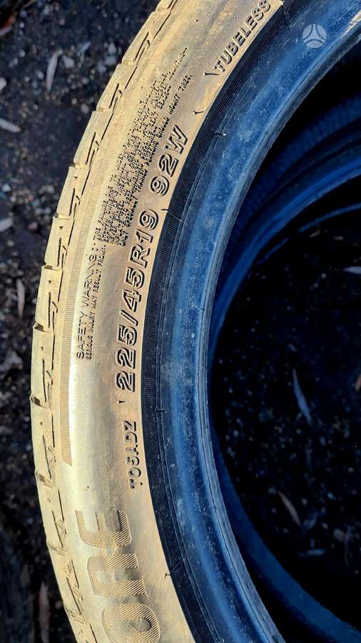 Bridgestone, vasarinės 225/45 R19