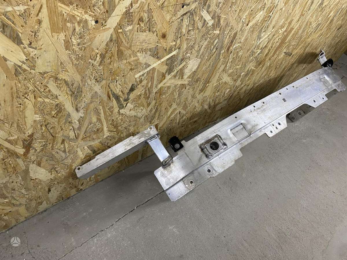 BMW X7, 51117447069, bumper reinforcement