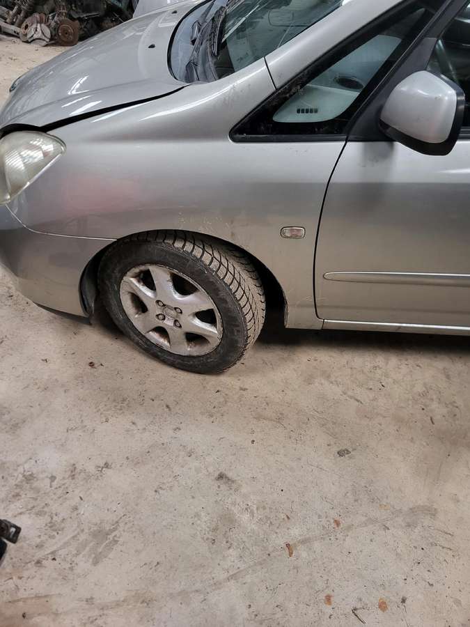 Toyota Corolla Verso rezerves daļās
