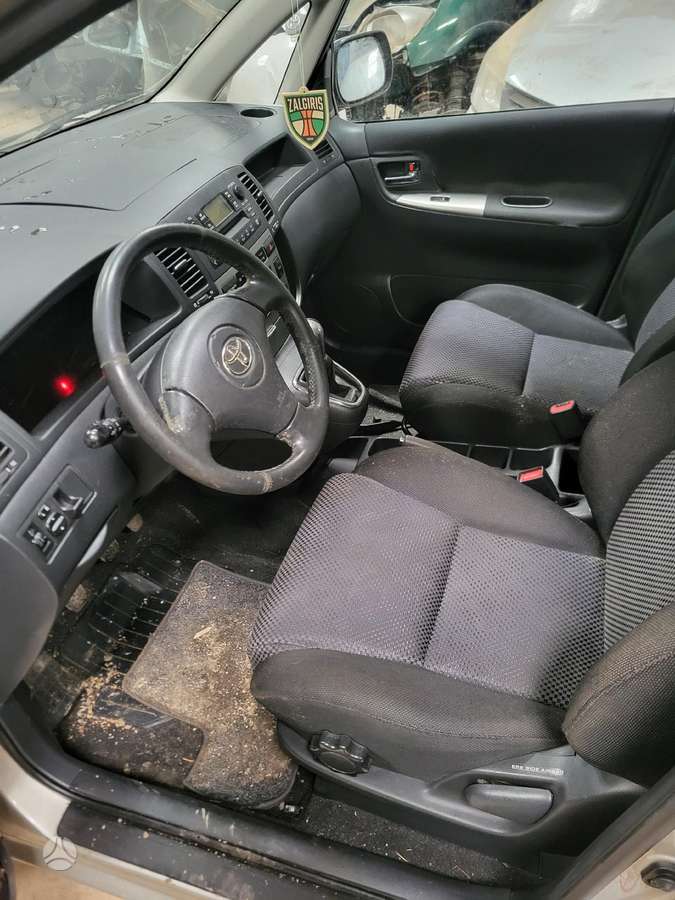 Toyota Corolla Verso rezerves daļās