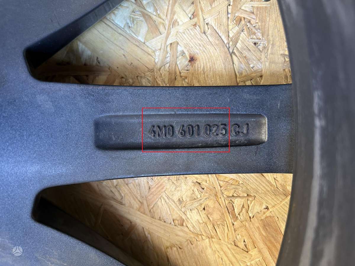 Audi Q7, 4M0601025, Cen22050