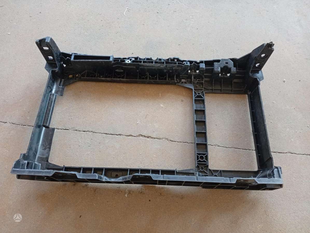 Peugeot 208 bumpers, lights