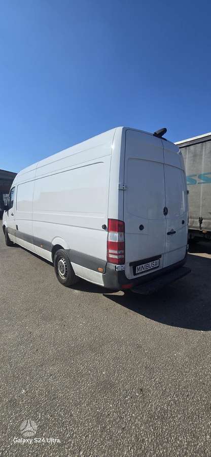 Mercedes-Benz Sprinter, cargo vans