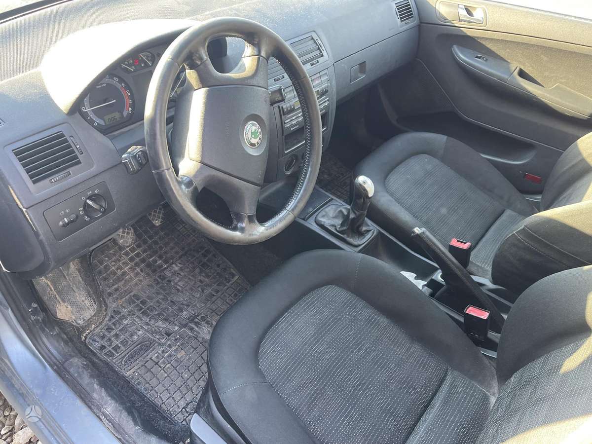 Skoda Fabia dalimis