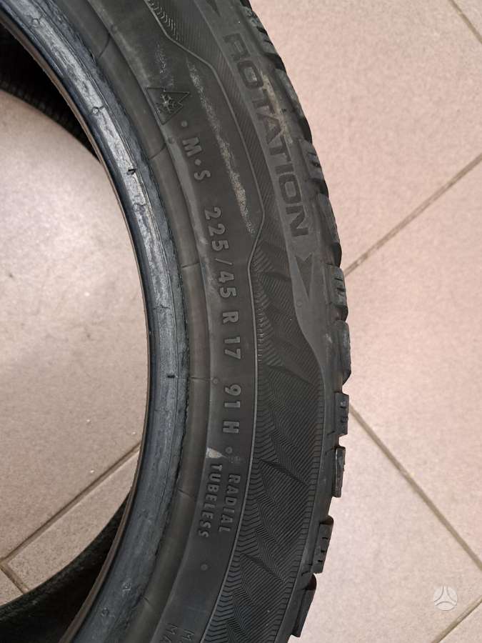 Uniroyal, universalios 225/45 R17