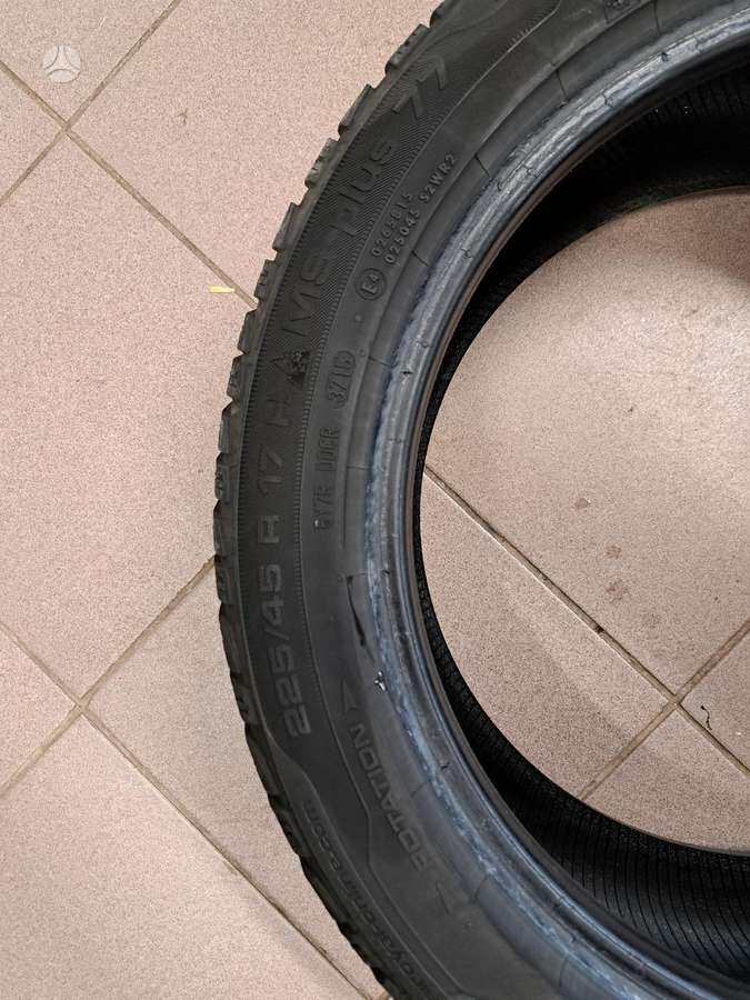 Uniroyal, universalios 225/45 R17