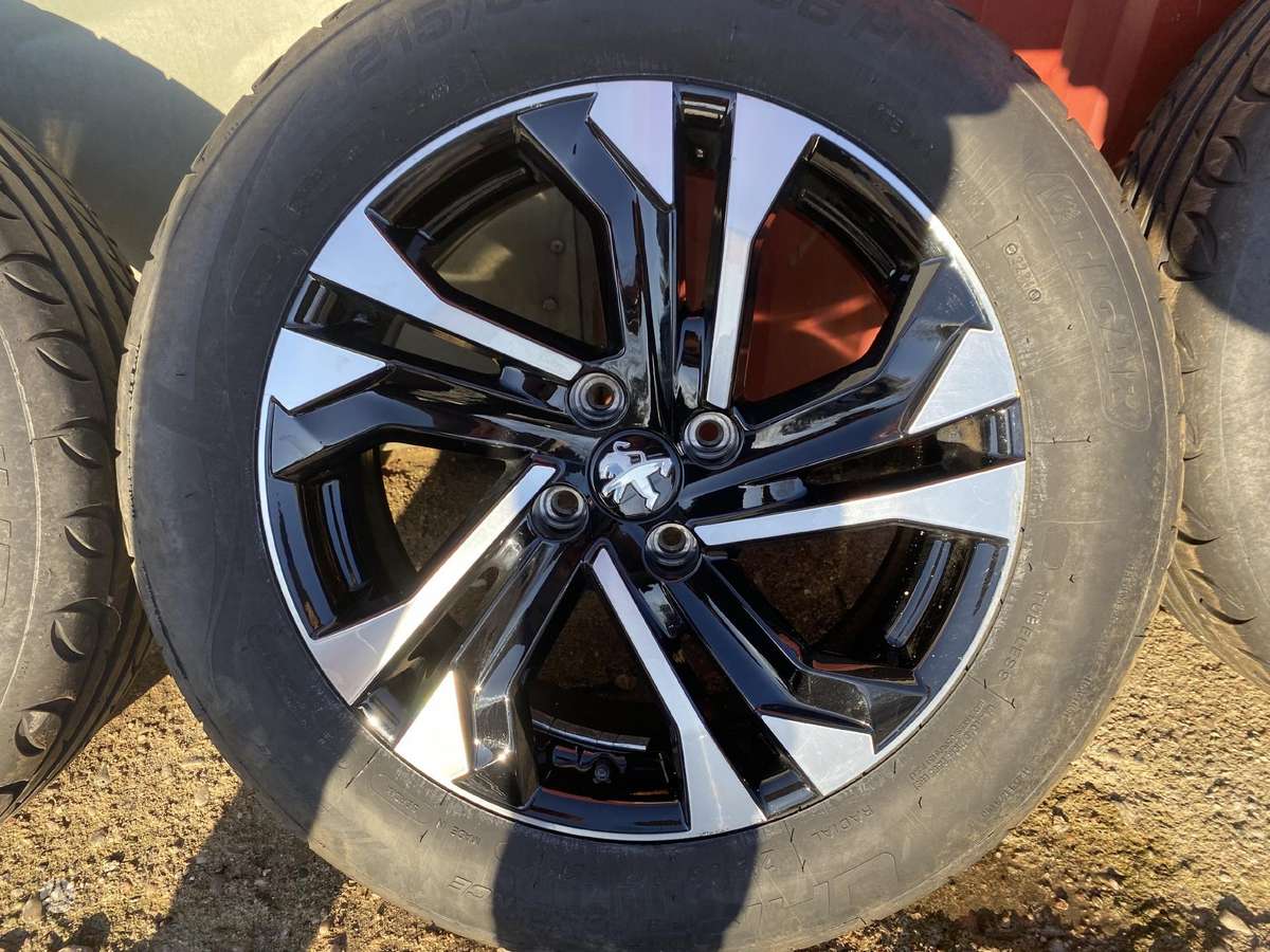 Peugeot 2008, light alloy, R17