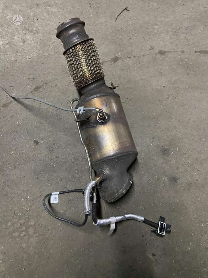 BMW X3 exhaust manifold