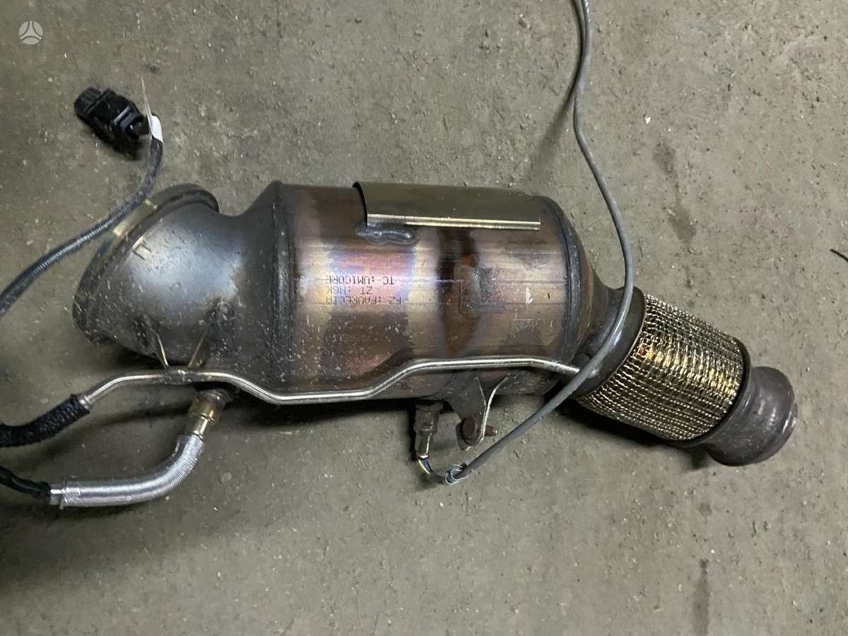 BMW X3 exhaust manifold