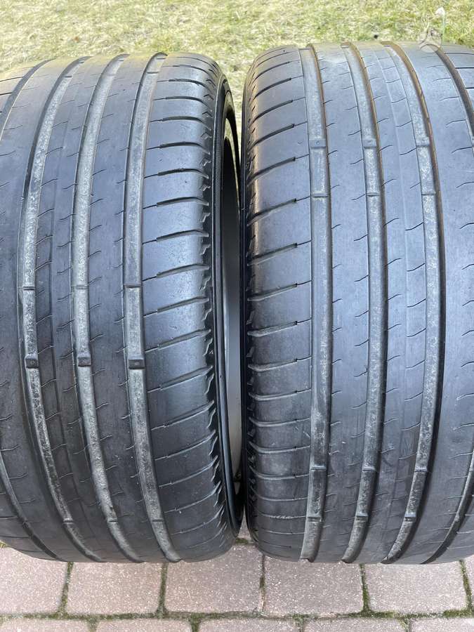 Bridgestone, summer 285/35 R21