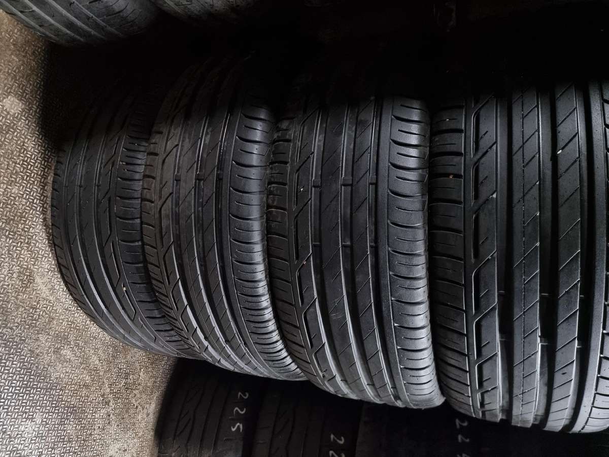 Bridgestone, летние 225/50 R18