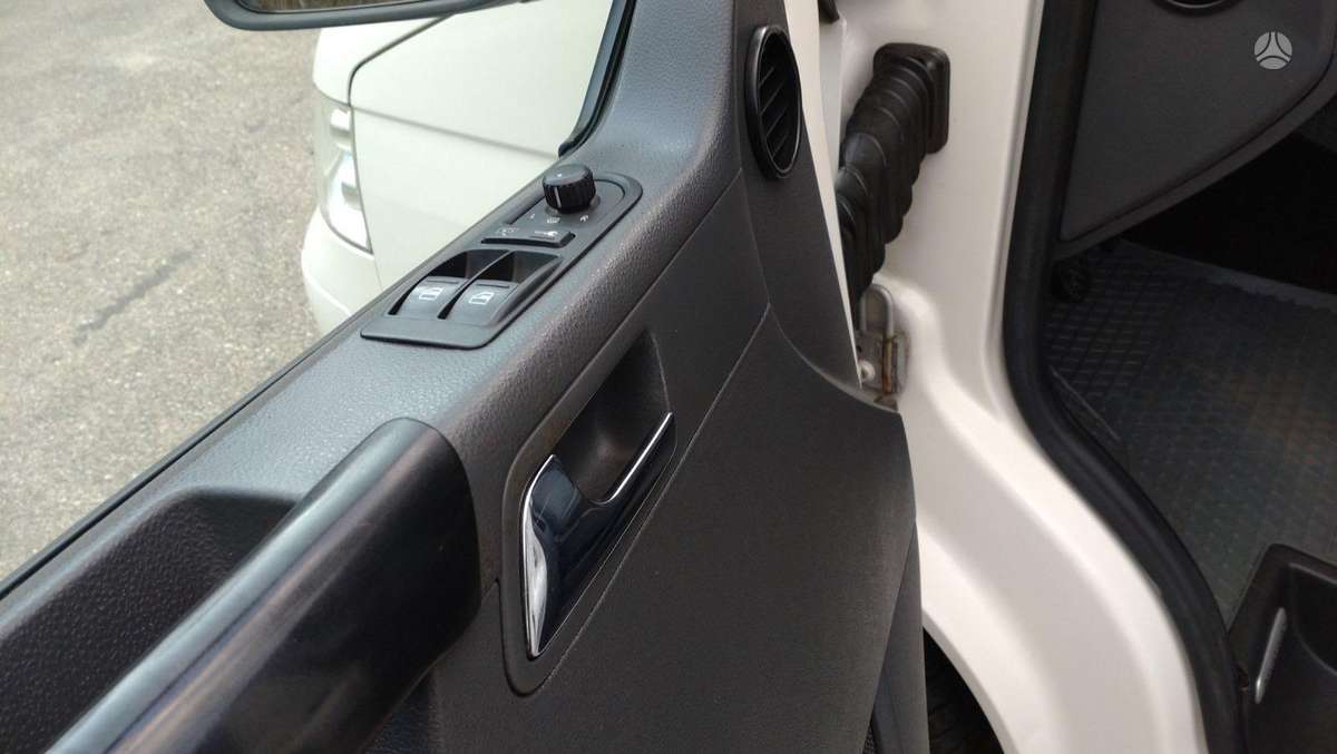 Volkswagen Multivan - 9