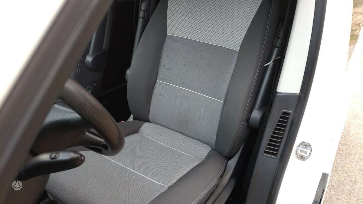 Volkswagen Multivan - 11