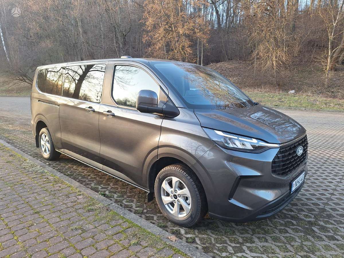 Ford Tourneo Custom, passenger minibus