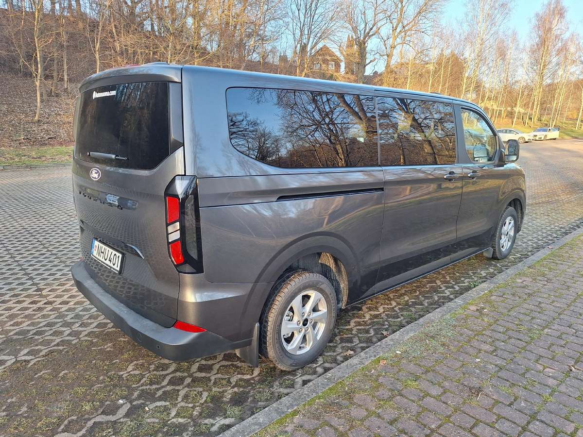 Ford Tourneo Custom, passenger minibus