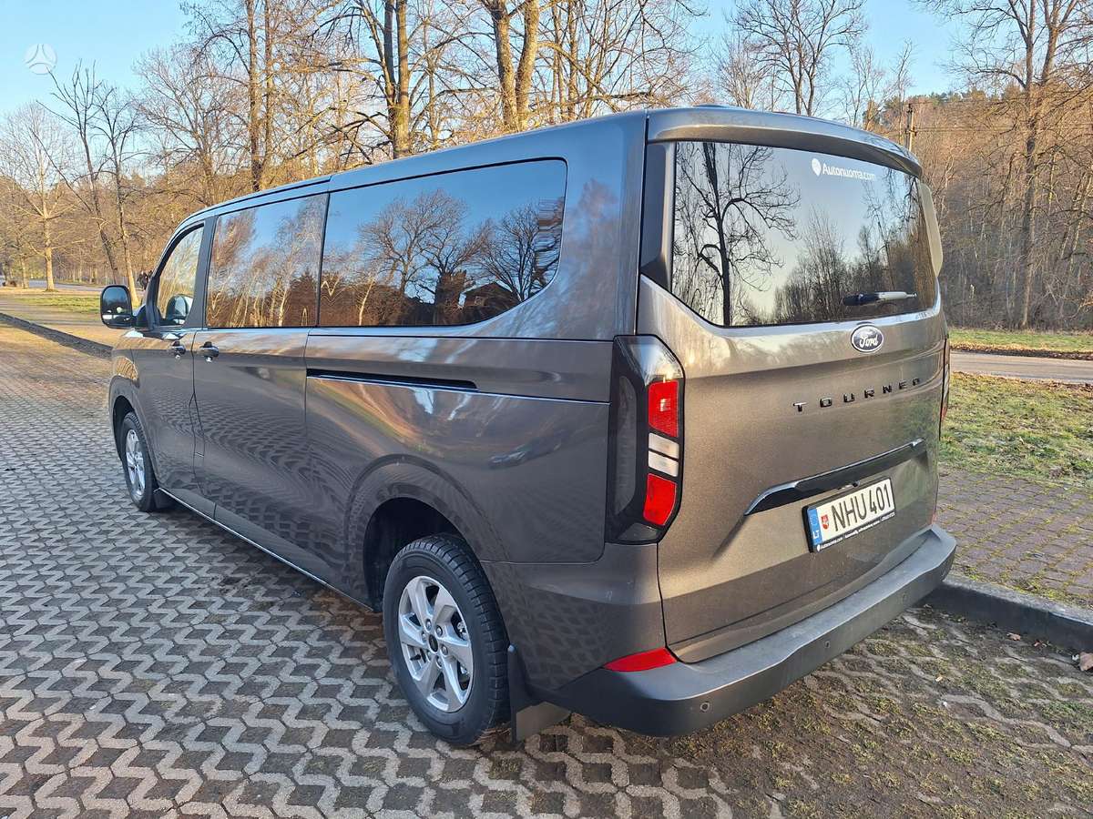 Ford Tourneo Custom, passenger minibus