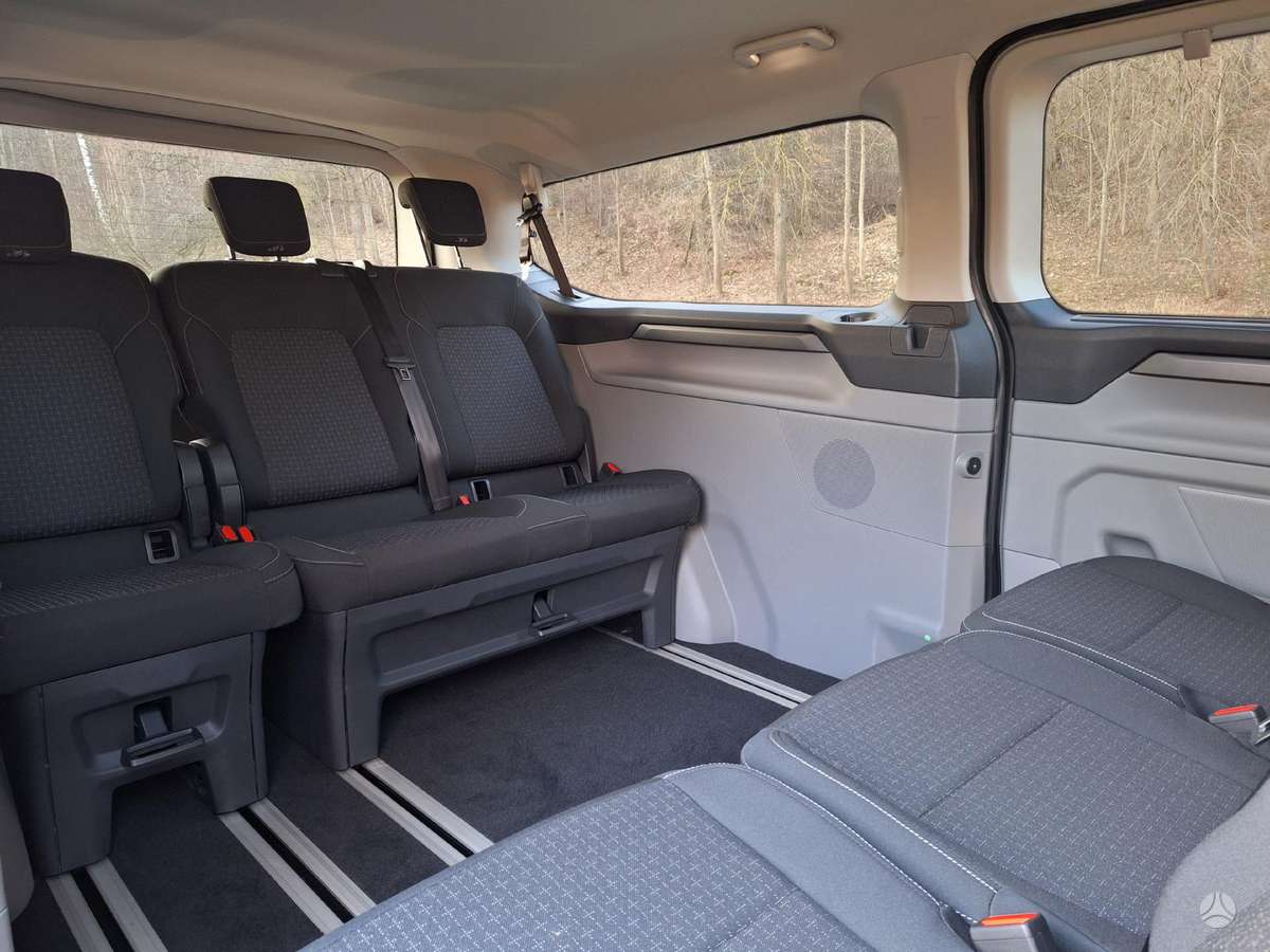 Ford Tourneo Custom, passenger minibus
