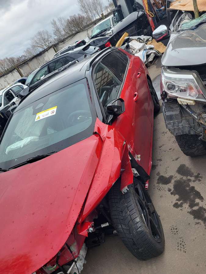 Opel Astra dalimis