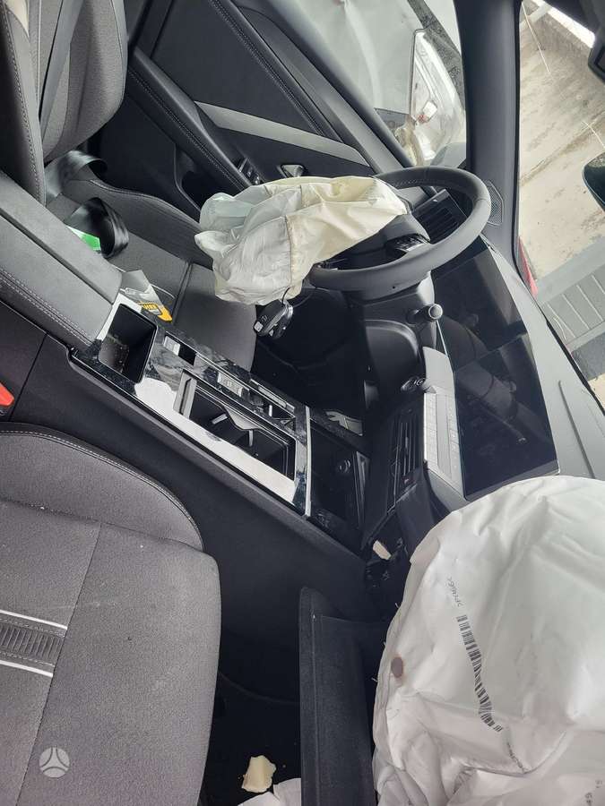 Opel Astra dalimis