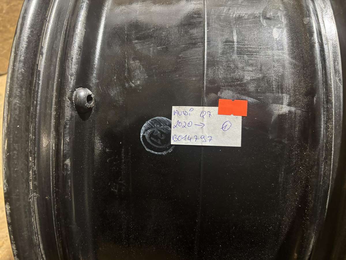 Audi Q7, 4M0601025BJ, Cen25328