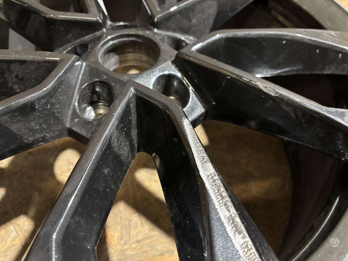 Skoda Karoq, 57A601025AS, Cen25347