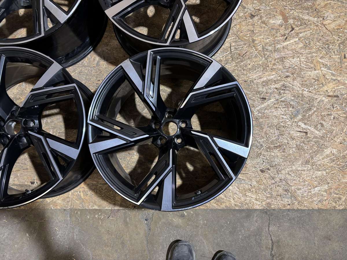 Audi RS 6, 4K0601025R, Cen25119