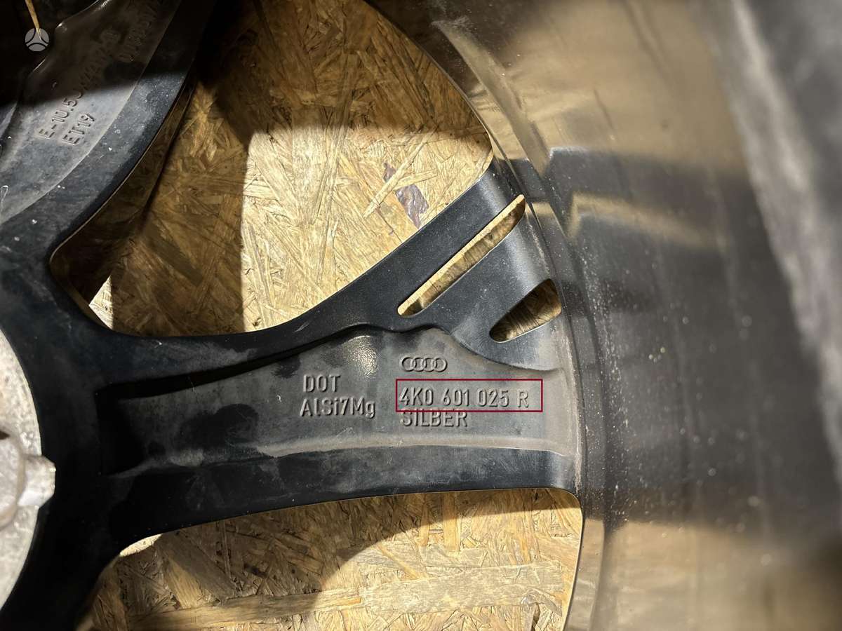 Audi RS 6, 4K0601025R, Cen25119