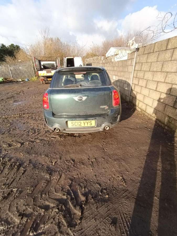 Mini Countryman по частям