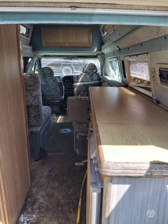 Ford Transit, passenger vans