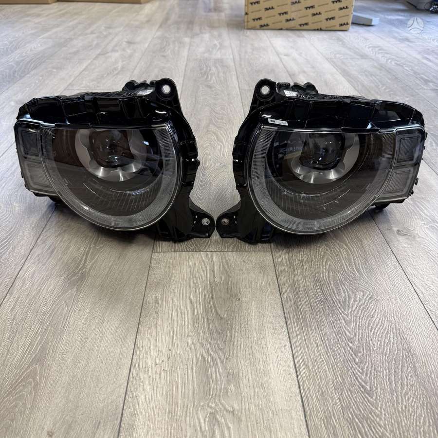 Land Rover Defender lights
