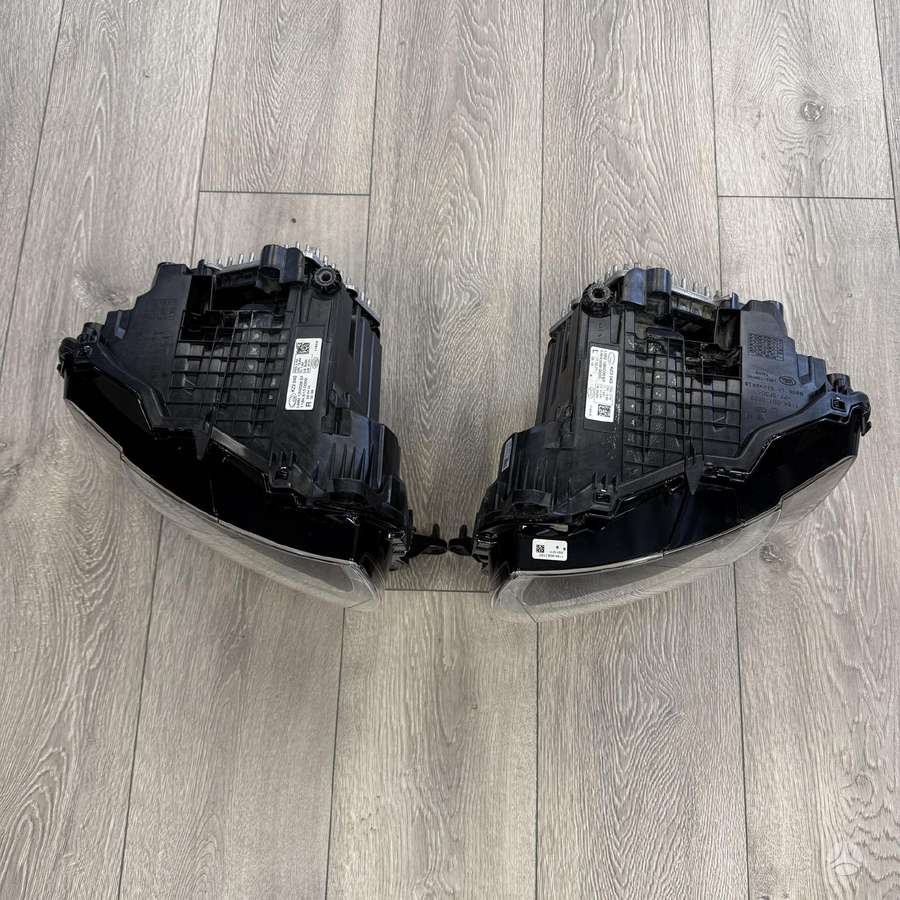 Land Rover Defender lights