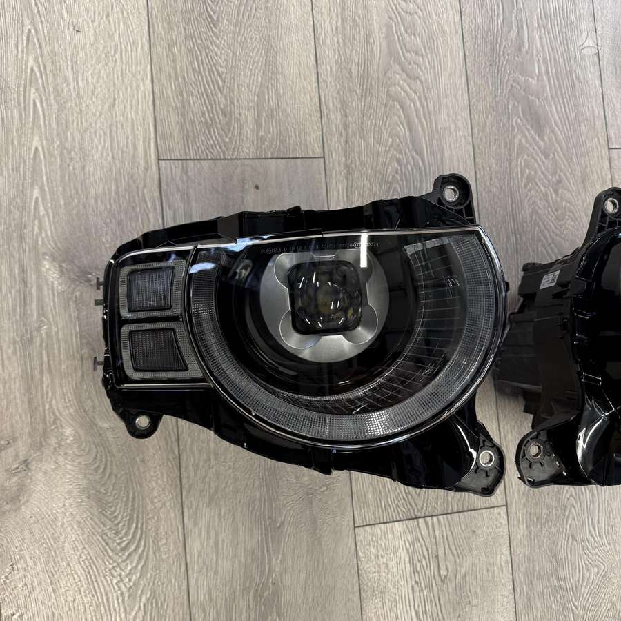 Land Rover Defender lights