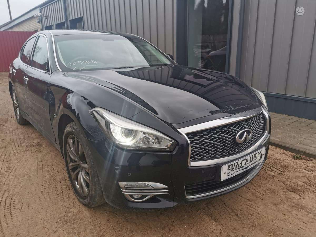Infiniti Q70 for parts
