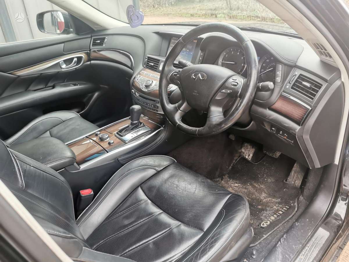 Infiniti Q70 for parts