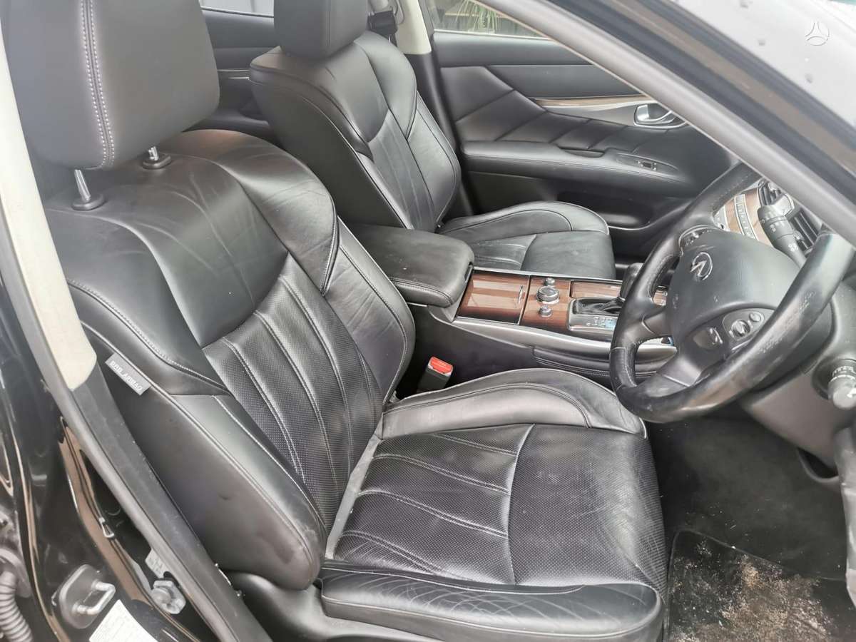 Infiniti Q70 for parts