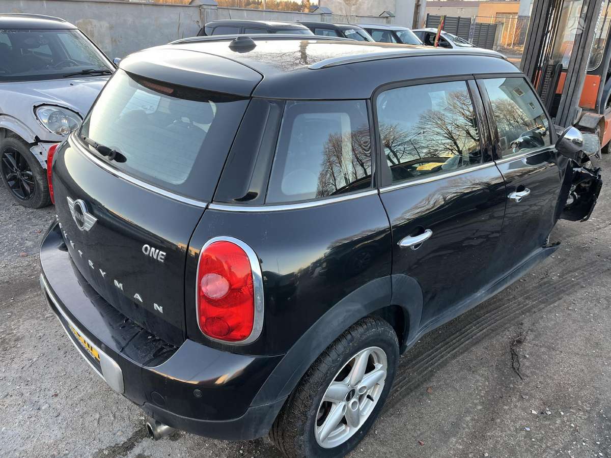 Mini Countryman dalimis. Dalimis